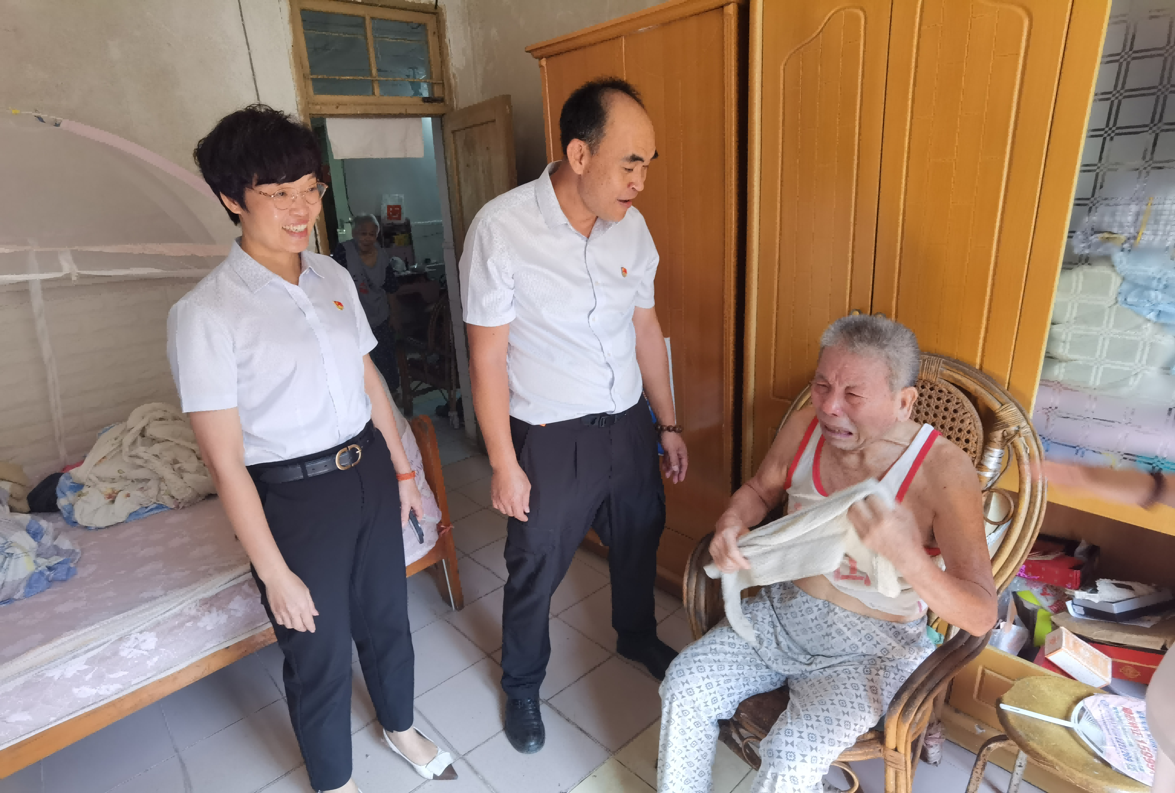 湛江市市政建设工程有限公司 开展走访慰问老党员、老干部活动